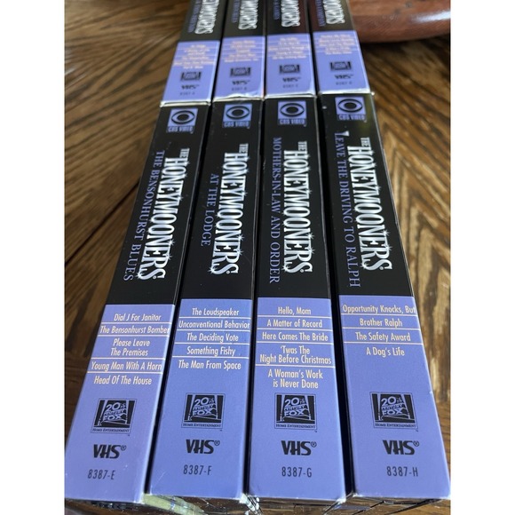 The Honeymooners ~ The Classic 39: Collection VHS, 1996, 8-Tape Set CBS - Picture 14 of 16